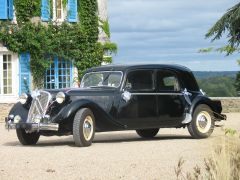 Louer une CITROËN Traction 15/6 de de 1951 (Photo 1)