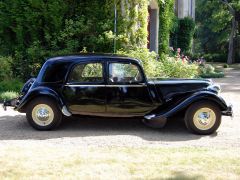 Louer une CITROËN Traction 15/6 de de 1951 (Photo 3)