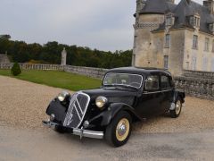 Louer une CITROËN Traction 15/6 de 1952 (Photo 0)