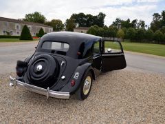 Louer une CITROËN Traction 15/6 de de 1952 (Photo 3)