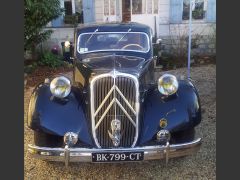 Louer une CITROËN Traction 15/6 de de 1952 (Photo 3)
