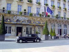 Louer une CITROËN Traction 15/6 de de 1952 (Photo 2)