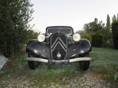 Louer une CITROËN Traction 7C de de 1936 (Photo 2)