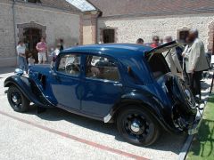 Louer une CITROËN Traction 7C de de 1939 (Photo 5)