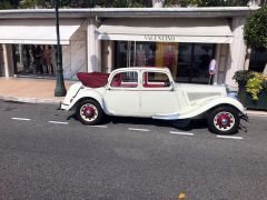 Louer une CITROËN Traction  de de 1954 (Photo 2)