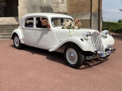 Louer une CITROËN Traction  de 1954 (Photo 2)