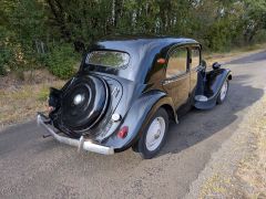 Louer une CITRO&Euml;N Traction Avant 11 BL de de 1951 (Photo 3)