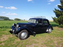 Louer une CITROËN Traction Avant 11 BL de de 1953 (Photo 2)