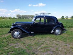 Louer une CITROËN Traction Avant 11 BL de de 1953 (Photo 3)