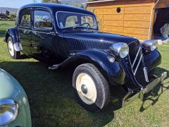 Louer une CITROËN Traction Avant de de 1952 (Photo 2)