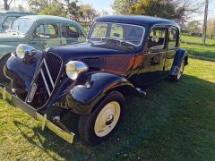 Louer une CITROËN Traction Avant de de 1952 (Photo 3)