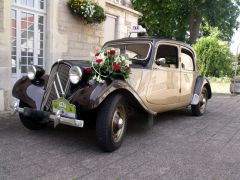 Louer une CITROËN Traction Avant de de 1954 (Photo 1)