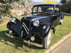 Louer une CITROËN Traction Avant de 1956 (Photo 1)