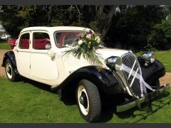 Louer une CITROËN Traction découvrable de de 1954 (Photo 1)