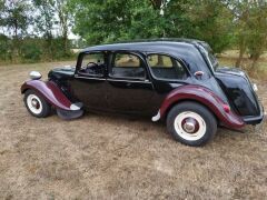 Louer une CITROEN Traction Familiale de de 1957 (Photo 1)