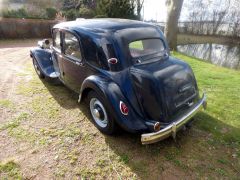 Louer une CITROËN Traction Taxi de de 1955 (Photo 2)