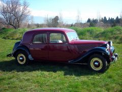 Louer une CITROËN Traction de de 1952 (Photo 2)