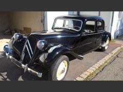 Louer une CITROËN Traction de 1953 (Photo 2)