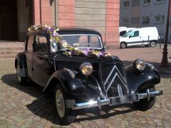 Louer une CITROËN Traction de de 1953 (Photo 2)