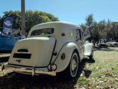 Louer une CITROËN Traction de de 1953 (Photo 5)