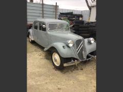 Louer une CITROËN Traction de 1954 (Photo 2)