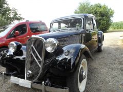 Louer une CITROEN Traction de 1956 (Photo 1)