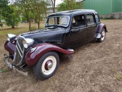 Louer une CITROEN Traction de de 1957 (Photo 2)