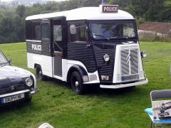 Louer une CITROËN Type H de de 1978 (Photo 1)