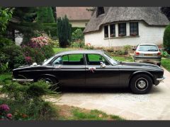 Louer une DAIMLER Double Six de de 1975 (Photo 3)