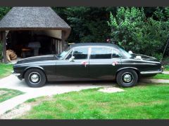 Louer une DAIMLER Double Six de de 1975 (Photo 4)