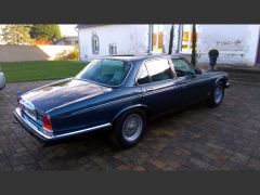 Louer une DAIMLER Double Six de de 1990 (Photo 2)