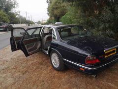 Louer une DAIMLER Double six de de 1997 (Photo 2)