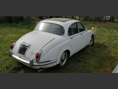 Louer une DAIMLER V8 2.5l  de de 1969 (Photo 2)