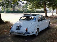 Louer une DAIMLER V8 2.5l de de 1969 (Photo 4)