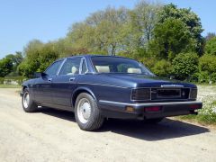 Louer une DAIMLER XJ 40 de de 1989 (Photo 3)