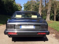 Louer une DAIMLER XJ40 de de 1992 (Photo 2)