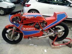 Louer une DUCATI TTF1 de de 1988 (Photo 1)