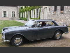 Louer une FACEL VEGA Facel 3 de de 1964 (Photo 1)