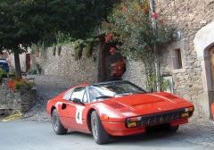 Louer une FERRARI 308 GTS (245 CV) de de 1983 (Photo 2)