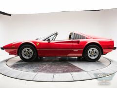 Louer une FERRARI 308 GTS de de 1978 (Photo 2)