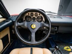 Louer une FERRARI 308 GTS de de 1978 (Photo 5)