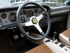 Louer une FERRARI Dino 308 GT4 de de 1979 (Photo 5)