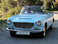 Louer une FIAT 1200 de de 1961 (Photo 1)