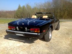 Louer une FIAT 124 Spider de de 1980 (Photo 3)