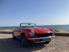 Louer une FIAT 124 Sport Spider de 1978 (Photo 2)