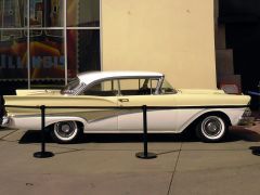 Louer une FORD Fairlane 500  de de 1958 (Photo 5)