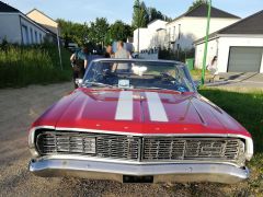 Louer une FORD Galaxie 500 de de 1968 (Photo 2)