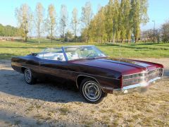 Louer une FORD Galaxie XL de de 1969 (Photo 1)