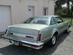 Louer une FORD LTD 2 de de 1977 (Photo 4)