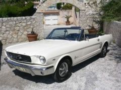 Louer une FORD Mustang 300 CV de 1966 (Photo 1)